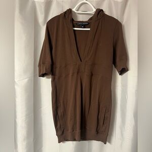 Tommy Hilfiger Brown Short Sleeved Deep V-Neck Hoodie. Y2K. Size L.